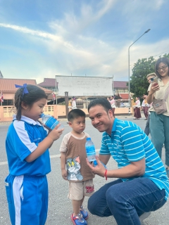 ไฟล์แนบ กปภ.สาขากำแพงเพชร ร่วมพิธีเปิดงานสารทไทย-กล้วยไข่ ยิ่งใหญ่ตระการตา พร้อมสนับสนุนน้ำดื่มบรรจุขวดตราสัญลักษณ์ กปภ. 