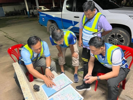 ไฟล์แนบ กปภ.สาขาปราณบุรี ลงพื้นที่ค้นหาท่อแตกรั่ว (ALC) พร้อมตรวจสอบแรงดันน้ำ บริเวณ หมู่ 2 และ หมู่ 4 ต.ปากน้ำปราณ อ.ปราณบุรี จ.ประจวบคีรีขันธ์ เพื่อแก้ไขปัญหาน้ำประปาไหลอ่อน -ไม่ไหลในพื้นที่