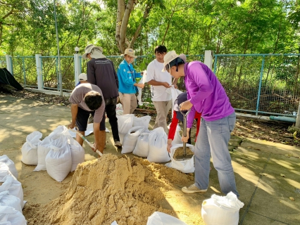 ไฟล์แนบ กปภ.สาขาปทุมธานี(ชั้นพิเศษ) เฝ้าระวังน้ำท่วม จัดทำกระสอบทรายกั้นน้ำ ป้องกันผลกระทบจากน้ำทะเลหนุนสูง