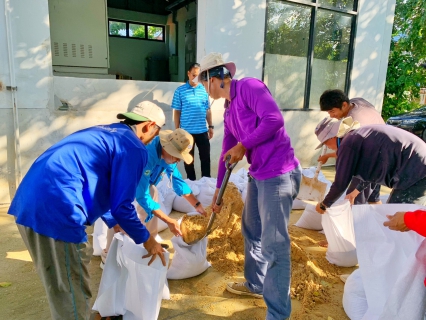 ไฟล์แนบ กปภ.สาขาปทุมธานี(ชั้นพิเศษ) เฝ้าระวังน้ำท่วม จัดทำกระสอบทรายกั้นน้ำ ป้องกันผลกระทบจากน้ำทะเลหนุนสูง