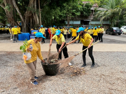 ไฟล์แนบ กปภ.สาขากาญจนดิษฐ์ เข้าร่วมกิจกรรม"จิตอาสาพัฒนาและปลูกต้นไม้ เนื่องในโอกาสวันสวรรคตพระบาทสมเด็จพระบรมชนกาธิเบศร มหาภูมิพลอดุลยเดชมหาราช บรมนาถบพิตร 13 ตุลาคม 2568