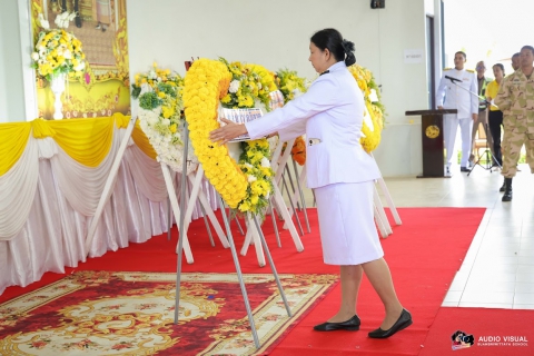 ไฟล์แนบ กปภ.สาขาหลังสวน เข้าร่วมพิธีทำบุญตักบาตร และพิธีวางพวงมาลา เนื่องในวันนวมินทรมหาราช วันคล้ายวันสวรรคต พระบาทสมเด็จพระบรมชนกาธิเบศร มหาภูมิพลอดุลยเดชมหาราช บรมนาถบพิตร