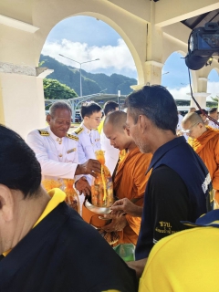 ไฟล์แนบ กปภ.สาขาพังงา เข้าร่วมพิธีทำบุญตักบาตรและพิธีวางพวงมาลา ถวายเป็นพระราชกุศล เนื่องในวันนวมินทรมหาราช 13 ตุลาคม 2568