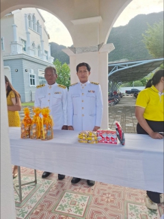 ไฟล์แนบ กปภ.สาขาพังงา เข้าร่วมพิธีทำบุญตักบาตรและพิธีวางพวงมาลา ถวายเป็นพระราชกุศล เนื่องในวันนวมินทรมหาราช 13 ตุลาคม 2568