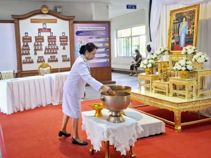 ไฟล์แนบ กปภ.ข.10 เข้าร่วมพิธีถวายน้ำสรงพระบรมศพ เบื้องหน้าพระฉายาลักษณ์ สมเด็จพระนางเจ้าสิริกิติ์ พระบรมราชินีนาถ พระบรมราชชนนีพันปีหลวง