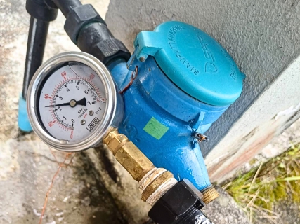 ไฟล์แนบ กปภ.สาขาระนอง ลงพื้นที่ตรวจวัดแรงดันน้ำ ตามโครงการ ผู้ใช้น้ำมั่นใจ กปภ.เช็คชัวร์