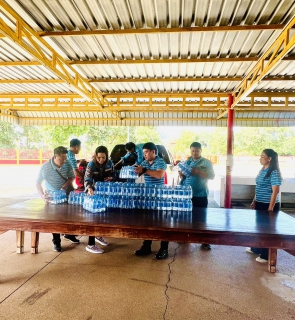 ไฟล์แนบ กปภ.สาขาวัฒนานคร สนับสนุนน้ำดื่มบรรจุขวดตราสัญลักษณ์ กปภ. ให้แก่ ศาลเจ้าปึงเถ่ากงม่าวัฒนานคร เพื่อสนับสนุนในการจัดงานเทศกาลกินเจ ประจำปี 2568