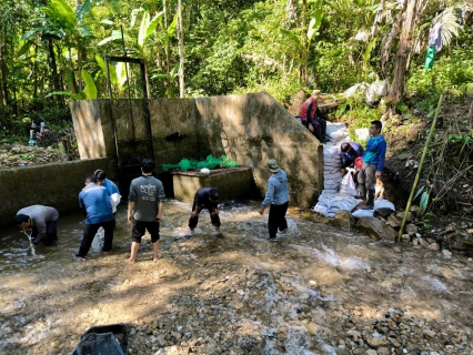 ไฟล์แนบ กปภ.สาขาแม่สอด ร่วมสนันสนุนกระสอบสารส้มเพื่อใช้ซ่อมแซมฝายชำรุด