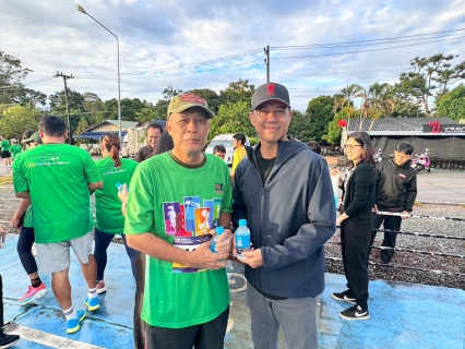 ไฟล์แนบ การประปาส่วนภูมิภาคสาขาตราด สนับสนุนน้ำดื่มตราสัญลักษณ์ กปภ.ในกิจกรรมออกกำลังกายภายใต้ โครงการแสงนำใจไทยทั้งชาติ เดิน วิ่ง ปั่น ป้องกันอัมพาต ครั้งที่ 11 เฉลิมพระเกียรติ จังหวัดตราด 