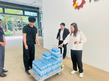 ไฟล์แนบ การประปาส่วนภูมิภาคสาขาคลองหลวง สนับสนุนน้ำดื่มบรรจุขวดตราสัญลักษณ์ กปภ. แก่นักศึกษาคณะวิศวกรรมศาสตร์ ศูนย์รังสิต ในงาน TSE Open House 2025