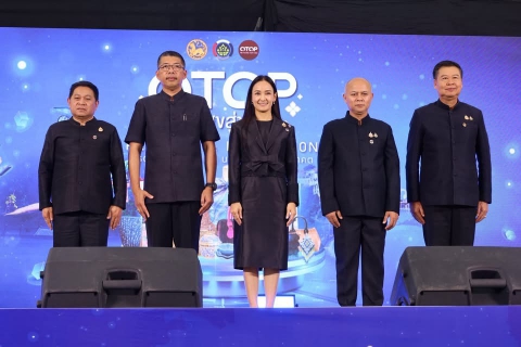 ไฟล์แนบ การประปาส่วนภูมิภาคสาขาประจวบคีรีขันธ์ และการประปาส่วนภูมิภาคสาขาปราณบุรี  ร่วมพิธีเปิดงานโครงการ OTOP สร้างสุขสู่ชุมชน 