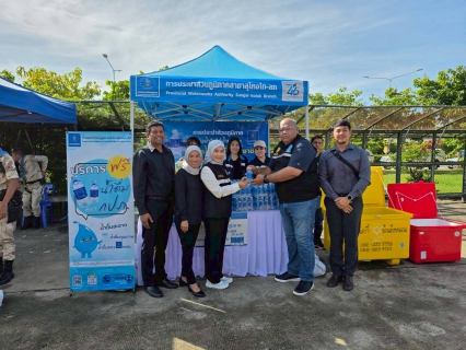 ไฟล์แนบ การประปาส่วนภูมิภาคสาขาสุไหงโก-ลก จัดหน่วยบริการสนับสนุนน้ำดื่มสะอาดบรรจุขวด ตรา กปภ แก่ประชาชนที่มาต้อนรับ รองนายกรัฐมนตรีและคณะรัฐมนตรี 4 กระทรวง เพื่อยกระดับคุณภาพชีวิตชาวจังหวัดนราธิวาส