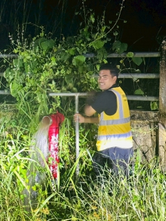 ไฟล์แนบ การประปาส่วนภูมิภาคสาขาอ่าวลึก ลงพื้นที่ออกสำรวจค้นหาท่อแตก  รั่ว ในพื้นที่ อ.อ่าวลึก จ.กระบี่