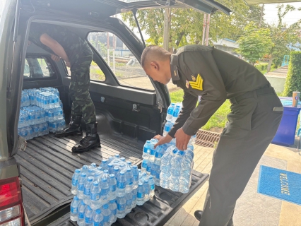 ไฟล์แนบ กปภ. สาขาปทุมธานี (พ)มอบน้ำใจด้วยน้ำดื่ม ให้ทหารไทย ชายแดนไทย-กัมพูชา