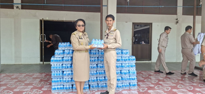 ไฟล์แนบ การประปาส่วนภูมิภาคสาขาเสนาจัดกิจกรรมเติมใจให้กัน มอบน้ำดื่มช่วยเหลือผู้ประสบอุทกภัย