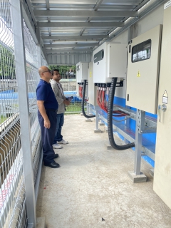 ไฟล์แนบ กปภ.สาขากาญจนบุรี ปฏิบัติตามแนวทางป้องกันหินกระเด็นจากการตัดหญ้า, รักษาความสะอาดของพื้นที่ เพื่อป้องกันความเสียหายต่อแผงโซล่าเซลล์  โครงการบริหารจัดการพลังงานไฟฟ้า ด้วยระบบผลิตไฟฟ้าพลังงานแสงอาทิตย์แบบติดตั้งบนหลังคา (Solar Rooftop)