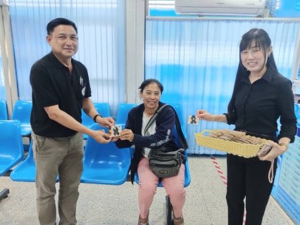 ไฟล์แนบ กปภ.สาขาปราณบุรี จัดกิจกรรมแจกริบบิ้นแสดงความอาลัย น้อมรำลึกในพระมหากรุณาธิคุณสมเด็จพระพันปีหลวง