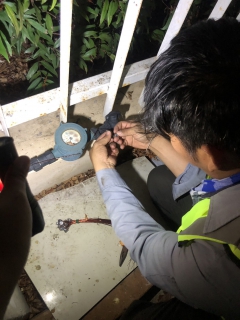 ไฟล์แนบ กปภ.สาขาเพชรบุรี ดำเนินกิจกรรมลดน้ำสูญเสีย ค้นหาท่อแตกรั่วและผูกลวดตีตรามาตร