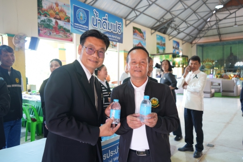 ไฟล์แนบ กปภ.ข.7 และ กปภ.สาขาบ้านดุง ร่วมให้การต้อนรับรัฐมนตรีช่วยว่าการกระทรวงมหาดไทย(มท.4) พร้อมสนับสนุนน้ำดื่มตราสัญลักษณ์ กปภ.