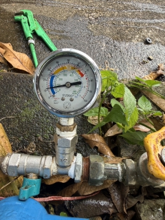 ไฟล์แนบ กปภ.สาขาหลังสวน นำทีมลงพื้นที่สุ่มตรวจวัดแรงดันน้ำ หน้ามาตร ในพื้นที่ ตำบลนาโพธิ์ อำเภอสวี จังหวัดชุมพร