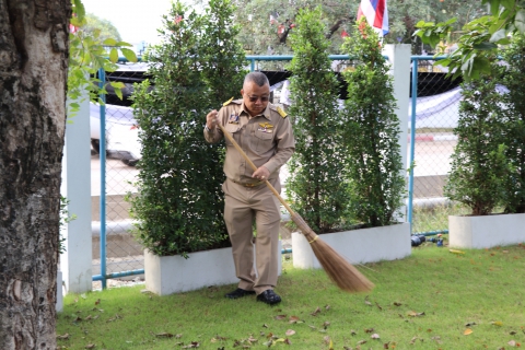 ไฟล์แนบ กปภ.สาขาสมุทรสาคร (พ) จัดกิจกรรมเคารพธงชาติ สวดมนต์ และทำความสะอาดพื้นที่สำนักงาน