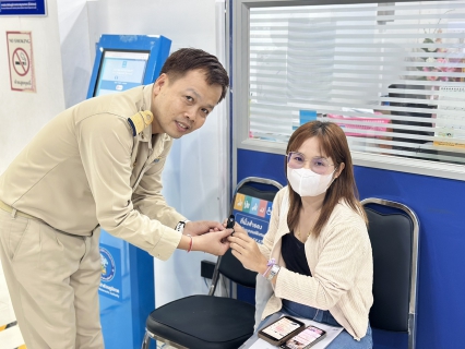 ไฟล์แนบ กปภ.สาขาสมุทรสาคร (พ) แจกริบบิ้นสีดำ แสดงความอาลัยแด่ สมเด็จพระนางเจ้าสิริกิติ์ พระบรมราชินีนาถ พระบรมราชชนนีพันปีหลวง