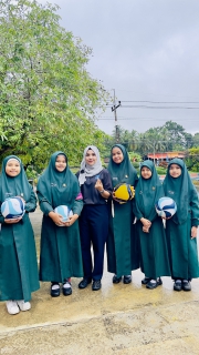 ไฟล์แนบ การประปาส่วนภูมิภาคสาขาสายบุรี  มอบอุปกรณ์กีฬาให้กับโรงเรียนชุมชนบ้านละหารมิตรภาพที่ 113 ตามโครงการ เปลี่ยนขยะเป็นโอกาส