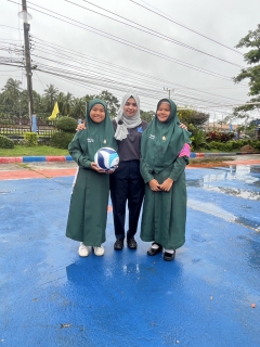 ไฟล์แนบ การประปาส่วนภูมิภาคสาขาสายบุรี  มอบอุปกรณ์กีฬาให้กับโรงเรียนชุมชนบ้านละหารมิตรภาพที่ 113 ตามโครงการ เปลี่ยนขยะเป็นโอกาส