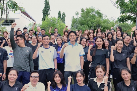 ไฟล์แนบ การประปาส่วนภูมิภาคเขต 6 (กปภ.ข.6) นำโดย นายสมพร นันตะ พร้อมด้วย นายสุประดิษฐ์ จันทร์ดาประดิษฐ์ ผู้ช่วยผู้อำนวยการการประปาส่วนภูมิภาคเขต 6 (วิชาการ) และ นางมนทกานติ์ คมขาว ผู้ช่วยผู้อำนวยการการประปาส่วนภูมิภาคเขต 6 (บริหาร)ตลอดจนผู้อำนวยการกอง หัวหน้างานและพนักงานในสังกัด เข้าร่วมกิจกรรมออกกำลังกาย Sports DAY x PWAปลอดโรค ปลอดภัย กายใจเป็นสุข