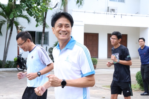 ไฟล์แนบ การประปาส่วนภูมิภาคเขต 6 (กปภ.ข.6) นำโดย นายสมพร นันตะ พร้อมด้วย นายสุประดิษฐ์ จันทร์ดาประดิษฐ์ ผู้ช่วยผู้อำนวยการการประปาส่วนภูมิภาคเขต 6 (วิชาการ) และ นางมนทกานติ์ คมขาว ผู้ช่วยผู้อำนวยการการประปาส่วนภูมิภาคเขต 6 (บริหาร)ตลอดจนผู้อำนวยการกอง หัวหน้างานและพนักงานในสังกัด เข้าร่วมกิจกรรมออกกำลังกาย Sports DAY x PWAปลอดโรค ปลอดภัย กายใจเป็นสุข