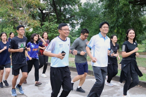 ไฟล์แนบ การประปาส่วนภูมิภาคเขต 6 (กปภ.ข.6) นำโดย นายสมพร นันตะ พร้อมด้วย นายสุประดิษฐ์ จันทร์ดาประดิษฐ์ ผู้ช่วยผู้อำนวยการการประปาส่วนภูมิภาคเขต 6 (วิชาการ) และ นางมนทกานติ์ คมขาว ผู้ช่วยผู้อำนวยการการประปาส่วนภูมิภาคเขต 6 (บริหาร)ตลอดจนผู้อำนวยการกอง หัวหน้างานและพนักงานในสังกัด เข้าร่วมกิจกรรมออกกำลังกาย Sports DAY x PWAปลอดโรค ปลอดภัย กายใจเป็นสุข