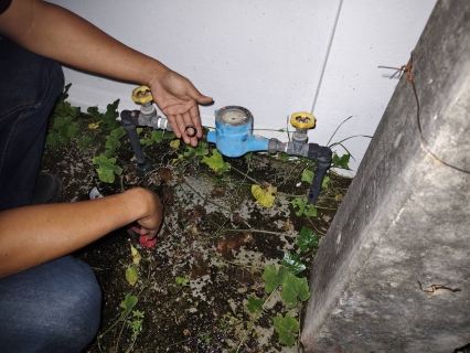 ไฟล์แนบ มืดค่ำไม่เกี่ยง... บริการด้วยใจ กปภ.สาขากำแพงเพชร รุดแก้ปัญหาน้ำไม่ไหล สร้างความประทับใจให้ลูกค้า