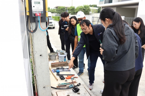 ไฟล์แนบ กปภ.สาขาชลบุรี (พ) ต้อนรับคณะ ฝ่ายยุทธศาสตร์องค์กรและพัฒนาธุรกิจ กปภ. ศึกษาดูงาน ติดตั้งประปาภายในวัน และล้างถังสำรองน้ำ