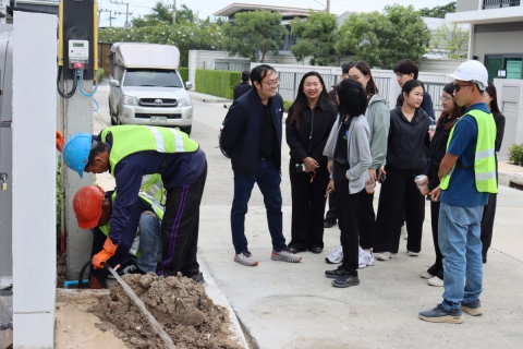 ไฟล์แนบ กปภ.สาขาชลบุรี (พ) ต้อนรับคณะ ฝ่ายยุทธศาสตร์องค์กรและพัฒนาธุรกิจ กปภ. ศึกษาดูงาน ติดตั้งประปาภายในวัน และล้างถังสำรองน้ำ