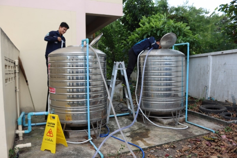 ไฟล์แนบ กปภ.สาขาชลบุรี (พ) ต้อนรับคณะ ฝ่ายยุทธศาสตร์องค์กรและพัฒนาธุรกิจ กปภ. ศึกษาดูงาน ติดตั้งประปาภายในวัน และล้างถังสำรองน้ำ