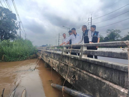 ไฟล์แนบ ผู้อำนวยการการประปาส่วนภูมิภาค เขต 4 ลงพื้นที่ติดตามสถานการณ์น้ำท่วม   ณ คลองกะแดะ อ.กาญจนดิษฐ์ จังหวัดสุราษฎร์ธานี