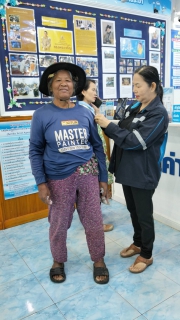 ไฟล์แนบ กปภ.สาขากบินทร์บุรี แจกริบบิ้นสีดำ แสดงความอาลัยแด่  สมเด็จพระนางเจ้าสิริกิติ์ พระบรมราชินีนาถ พระบรมราชชนนีพันปีหลวง 