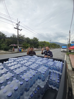 ไฟล์แนบ การประปาส่วนภูมิภาคสาขาขนอม ร่วมบริจาคน้ำดื่มตราสัญลักษณ์ กปภ. รวมทั้งจัดหาน้ำดื่มเพิ่มเติมจากผู้ผลิตภายนอกที่มีมาตรฐาน จำนวน รวม 1,200 ขวด ส่งเข้าพื้นที่อำเภอหาดใหญ่ จังหวัดสงขลา