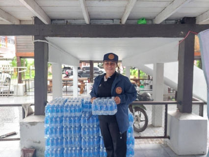 ไฟล์แนบ การประปาส่วนภูมิภาคสาขาสายบุรี ร่วมสนับสนุนน้ำดื่มบรรจุขวด ตราสัญลักษณ์ "กปภ." ช่วยเหลือผู้ประสบอุทกภัย