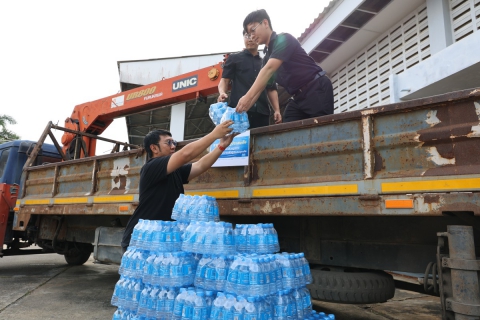 ไฟล์แนบ กปภ.เขต 3 ส่งมอบน้ำดื่มสะอาดและอุปกรณ์สำหรับสนับสนุนการช่วยเหลือผู้ประสบอุทกภัยในพื้นที่จังหวัดสงขลาและพื้นที่ใกล้เคียง