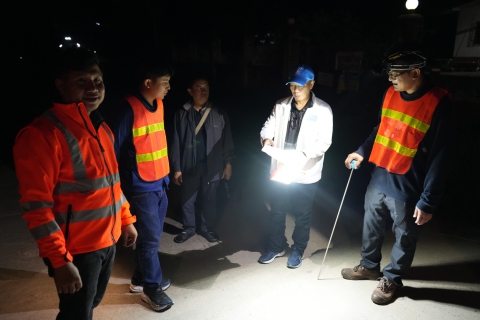 ไฟล์แนบ กปภ.ข.7 ร่วมกับ กลุ่มภาคีผีตาโขน ระดมทีมเดินสำรวจหาท่อแตกรั่ว พื้นที่ กปภ.สาขา เชียงคาน 