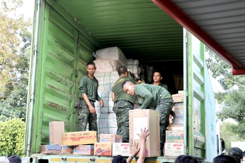 ไฟล์แนบ กปภ.สาขาสมุทรสาคร (พ) ร่วมปล่อยขบวนส่งมอบสิ่งของช่วยเหลือผู้ประสบภัยภาคใต้