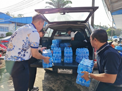 ไฟล์แนบ การประปาส่วนภูมิภาคสาขาภูเก็ต สนับสนุนน้ำดื่มบรรจุขวดตราสัญลักษณ์ กปภ. ให้กับกรมควบคุมมลพิษ สำนักงานสิ่งแวดล้อมและควบคุมมลพิษที่ 15 (ภูเก็ต) ช่วยเหลือผู้ประสบอุทกภัย พื้นที่อำเภอหาดใหญ่ จังหวัดสงขลา