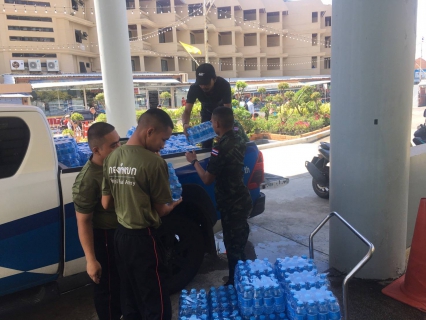 ไฟล์แนบ กปภ.สาขาภูเก็ต ร่วมสนับสนุนน้ำดื่มบรรจุขวดตราสัญลักษณ์ กปภ.แก่กองอำนวยการร่วมถวายความปลอดภัย พระบาทสมเด็จพระเจ้าอยู่หัว และสมเด็จพระนางเจ้าฯ พระบรมราชินี ในการเสด็จพระราชทานรางวัลการแข่งขันเรือใบนานาชาติ ภูเก็ตคิงส์คัพรีกัตต้าฯ ครั้งที่ 37 ในวันเสาร์ที่ 6 ธันวาคม 2568