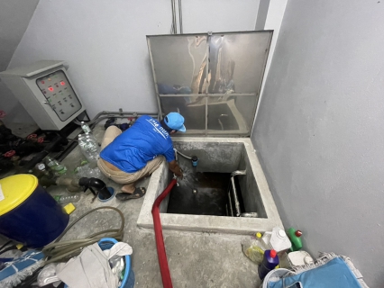 ไฟล์แนบ การประปาส่วนภูมิภาคสาขาบางสะพาน ร่วมส่งพนักงานเข้าพื้นที่ กปภ.เขต 5 เพื่อฟื้นฟูระบบผลิตและสูบจ่ายน้ำ ของ กปภ.สาขา 