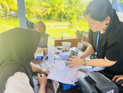 ไฟล์แนบ การประปาส่วนภูมิภาคสาขากระบี่ "จัดกิจกรรม โครงการเติมใจให้กัน มุ่งมั่น เพื่อปวงชน" ออกหน่วยบริการรับชำระค่าติดตั้งประปาใหม่ ณ ที่ทำการผู้ใหญ่บ้าน หมู่ 6 ตำบลตลิ่งชัน อำเภอเหนือคลอง จังหวัดกระบี่