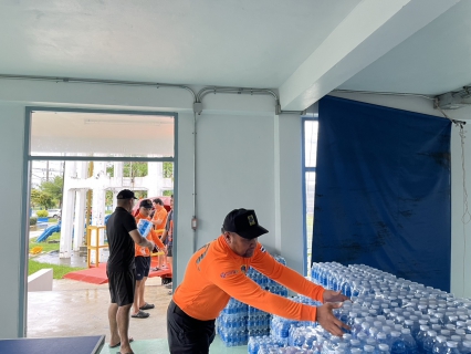 ไฟล์แนบ กปภ.สาขานราธิวาส สนับสนุนน้ำดื่มตราสัญลักษณ์ กปภ. จำนวน 5,000 ขวด แก่ผู้ประสบอุทกภัยในพื้นที่