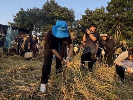 ไฟล์แนบ การประปาส่วนภูมิภาคสาขาแหลมฉบัง เข้าร่วมพิธีเปิดโครงการประเพณีเกี่ยวข้าว ณ เทศบาลแหลมฉบัง 2568