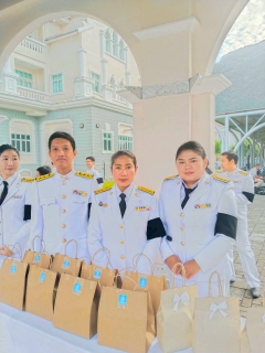 ไฟล์แนบ การประปาส่วนภูมิภาคสาขาพังงา ร่วมพิธีเจริญพระพุทธมนต์ทำบุญตักบาตรและร่วมวางพานพุ่มดอกไม้สดถวายราชสักการะ