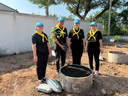 ไฟล์แนบ นายปกรณ์ บัวทอง ผู้จัดการการประปาส่วนภูมิภาคสาขาปากท่อ พร้อมด้วย นางเอรวัณ ภู่ทับทิม หัวหน้างานจัดเก็บรายได้ และพนักงานในสังกัด เข้าร่วมกิจกรรม "จิตอาสาบำเพ็ญสาธารณประโยชน์และสาธารณกุศล" เนื่องในวันคล้ายวันพระบรมราชสมภพพระบาทสมเด็จพระบรมชนกาธิเบศรมหาภูมิพลอดุลยเดชมหาราช บรมนาถบพิตร